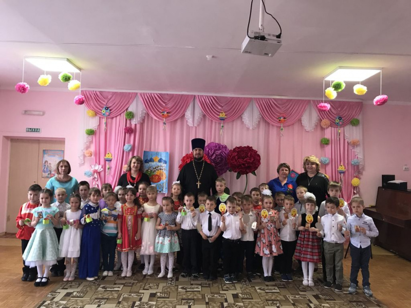 В детском саду № 14 г. Донецка состоялся праздник «Пасха красная»