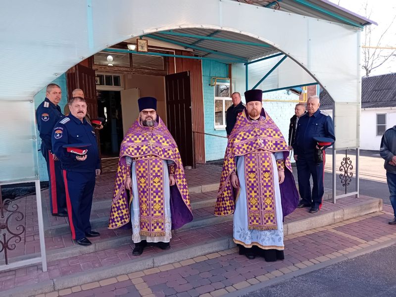 Атаманы и казаки Донецкого округа в Великий Пост приняли участие в говении и причастии Святых Христовых Таин