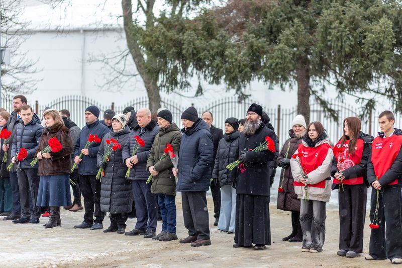 Благочинный Александровск-Грушевского округа принял участие в торжественных мероприятиях в День освобождения города Шахты от немецко-фашистских захватчиков