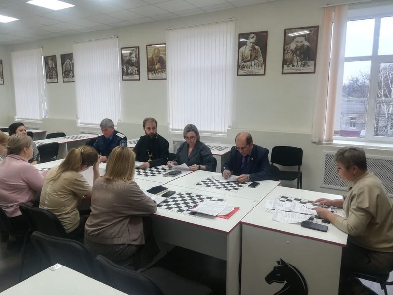 На заседании межведомственной комиссии обсудили оказание социальной поддержки и помощи участникам СВО