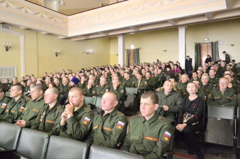 Благочинный Каменск-Шахтинского округа поздравил военнослужащих с Днем защитника Отечества
