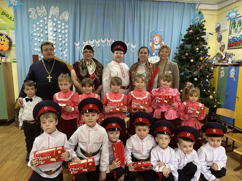 Иерей Игорь Лосев посетил детский сад «Казачок»