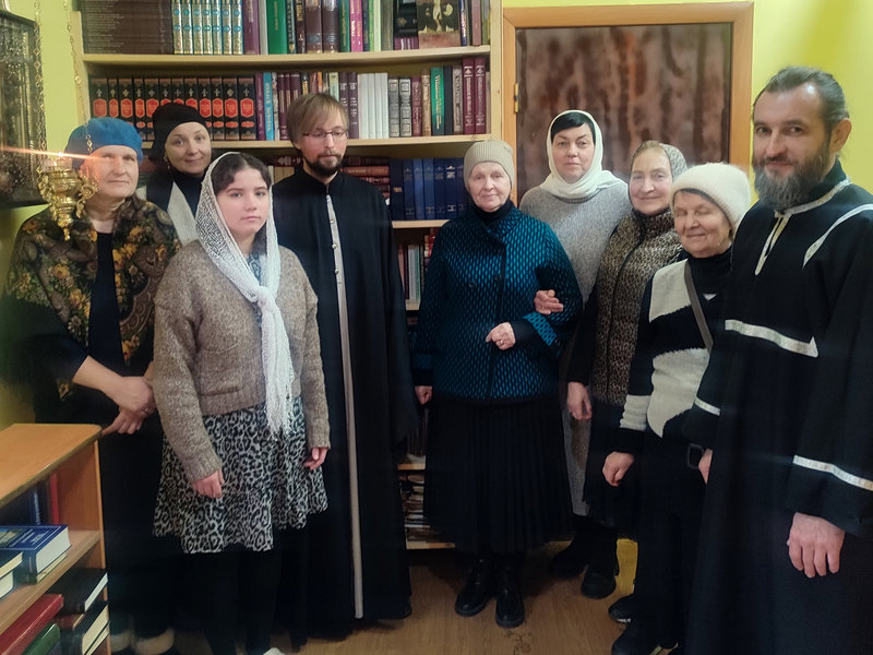 В храме святой блаженной Ксении Петербургской прошло мероприятие ко Дню православной книги