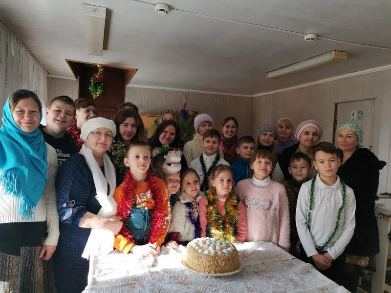 В воскресной школе Пантелеимоновского храма г. Шахты проведен рождественский концерт