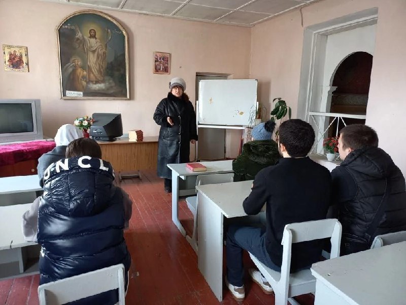 В храме святого равноапостольного князя Владимира прошла встреча со школьниками ко Дню православной книги