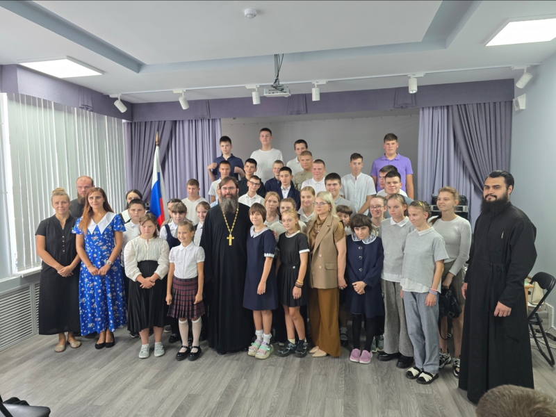 Священнослужители посетили Шахтинскую специальную школу-интернат №16
