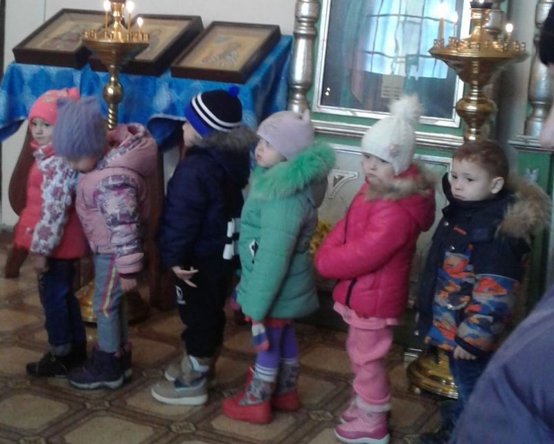 В праздник Введения во храм Пресвятой Богородицы воспитанники Ажиновского детского сада «Сказка» причастились Святых Христовых Тайн