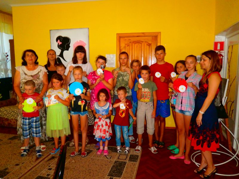 В духовном кружке «Живое слово мудрости духовной» при Центре помощи семье и детям г. Донецка отметили День семьи, любви и верности