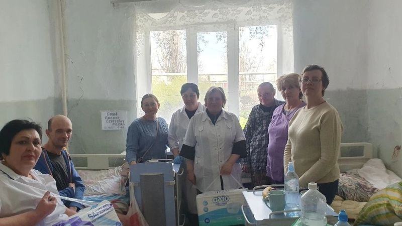 Сестры милосердия Пантелеимоновского храма поделились пасхальной радостью