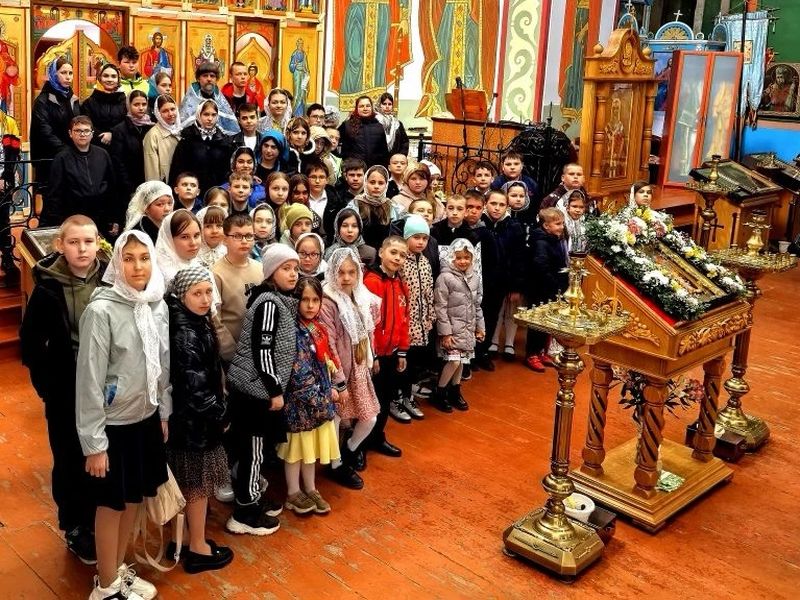 Праздник в храме: учащиеся школы станицы Бессергеневской приобщаются к духовным традициям