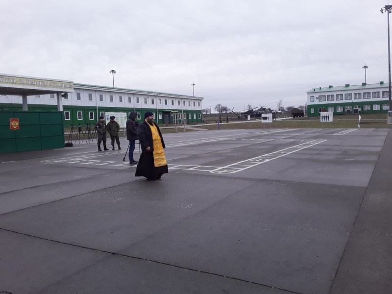 Новобранцев срочной службы напутствовал протоиерей Константин Федосеев
