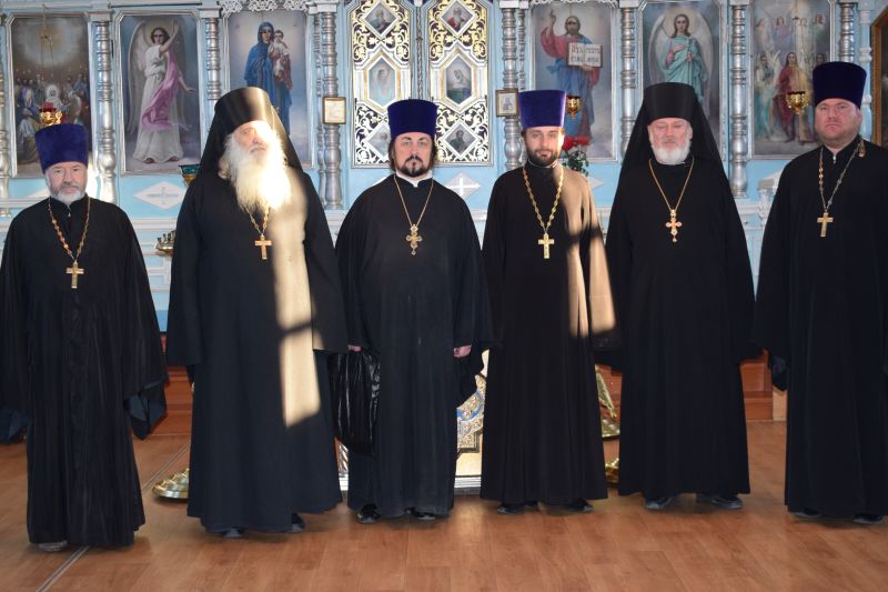 В храме Архангела Михаила п. Каменоломни прошло очередное рабочее совещание духовенства Нижнедонского благочиния Октябрьского района