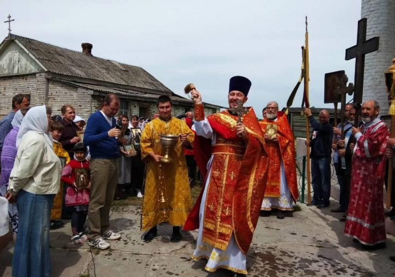 В храме святителя Николая в ст. Еланской прошел престольный праздник