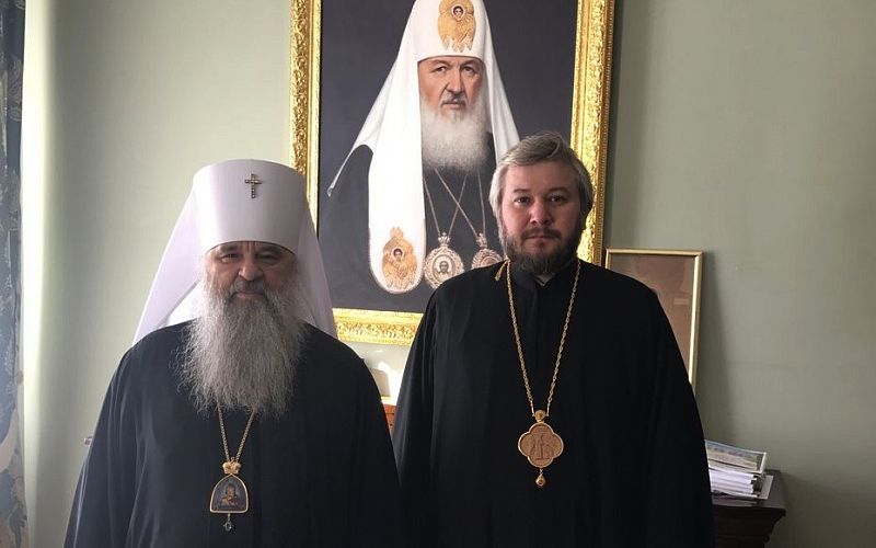 В Управлении делами Московской Патриархии состоялась встреча Управляющего делами Московской Патриархии митрополита Санкт-Петербургского и Ладожского Варсонофия с епископом Шахтинским и Миллеровским Симоном