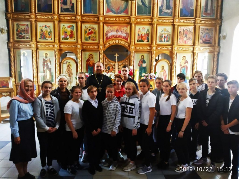 Воспитанники школы-интерната № 33 посетили храм в честь Донской иконы Божией Матери г. Новошахтинска