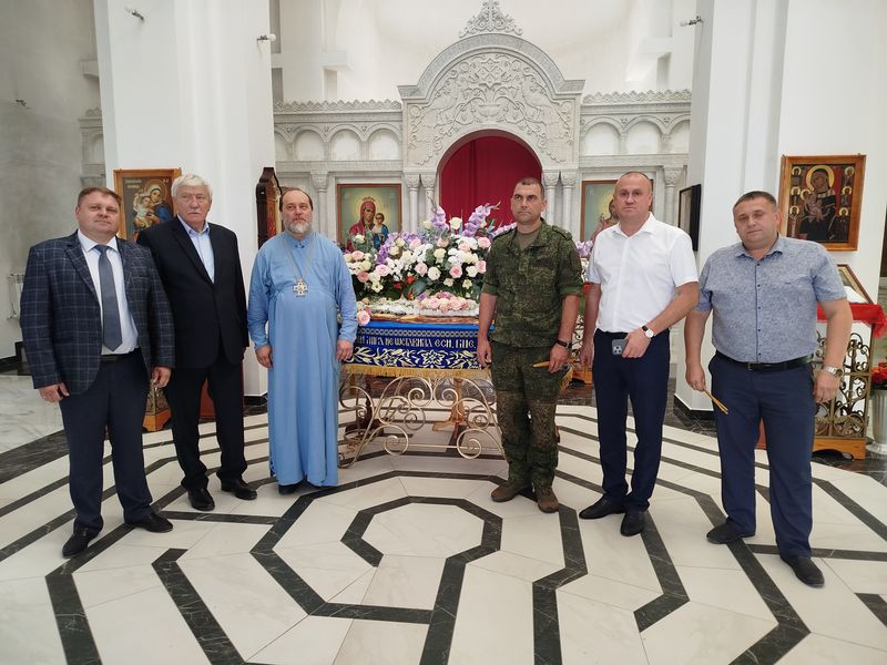 В праздник Успения Пресвятой Богородицы Миллерово посетил донской депутат Вячеслав Василенко   