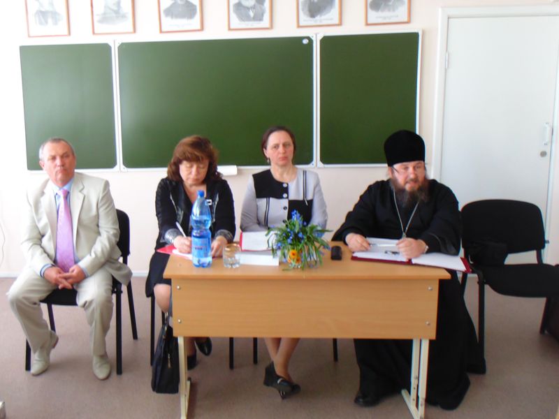 Районный семинар на тему «Компетентный подход: главные проблемы в образовательном процессе» состоялся в Колушкинской средней школе