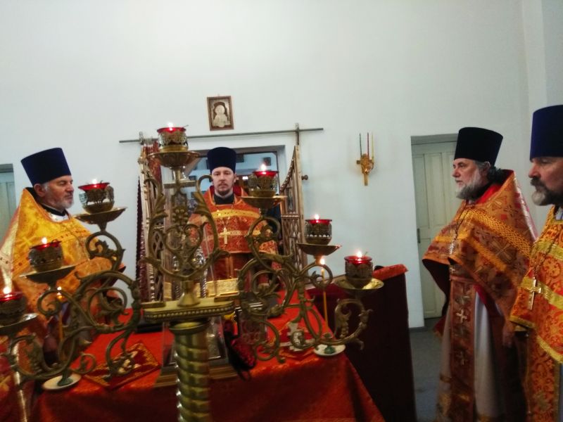 В храме святителя Николая Чудотворца хутора Тубянской состоялась соборная пасхальная служба 