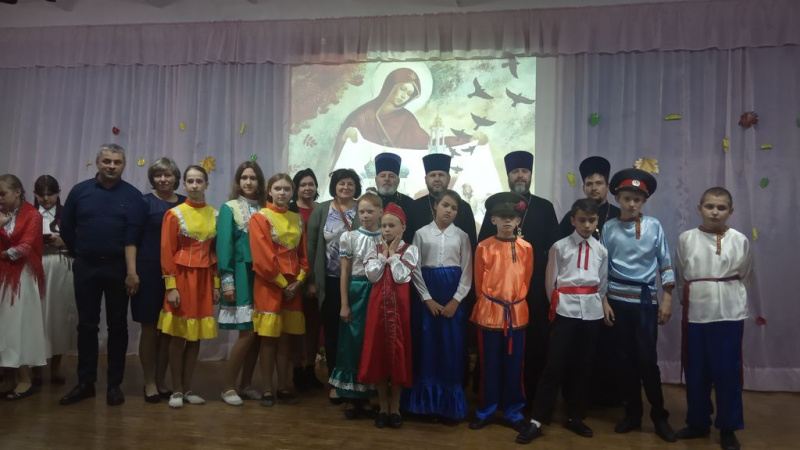 В казачьей школе № 3 станицы Багаевской состоялась традиционная интеллектуально-познавательная игра «Покров-на-Дону»