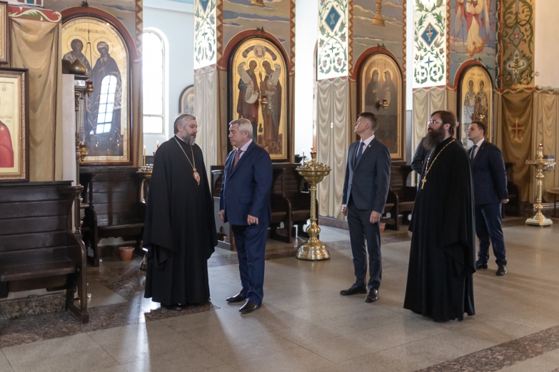 Видео. В Шахтинском епархиальном управлении состоялась встреча Губернатора Ростовской области В.Ю. Голубева и епископа Шахтинского и Миллеровского Симона