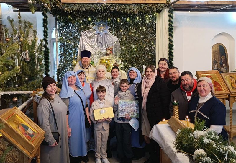 В Новошахтинске вручили подарки, собранные в рамках акции «Подарки к Рождеству Христову и Новолетию от святого Николая»