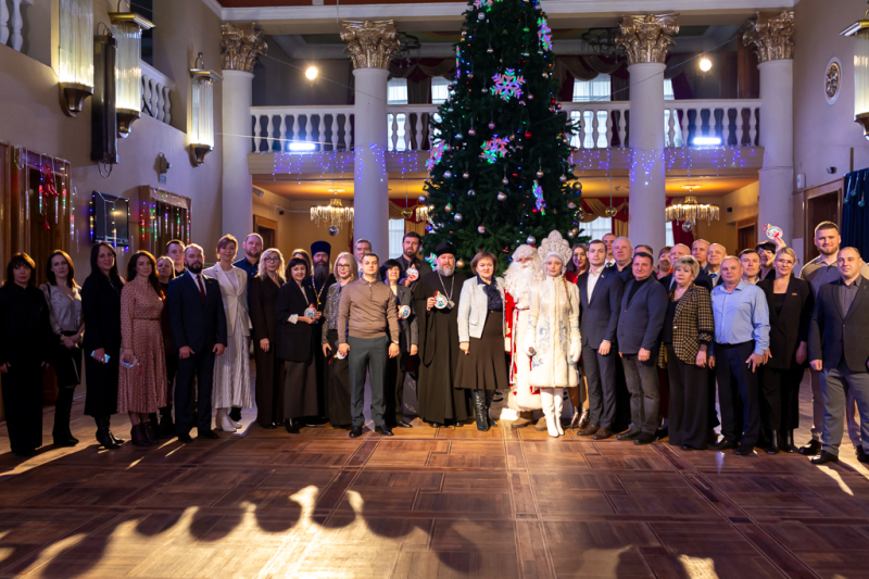 Шахтинская епархия принимает участие во Всероссийской акции «Ёлка желаний»