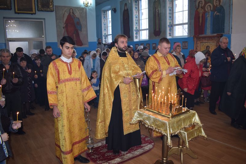 Во всех храма Нижнедонского благочиния Октябрьского района  были вознесены молитвы о погибших в ДТП и о здравии участников дорожного движения