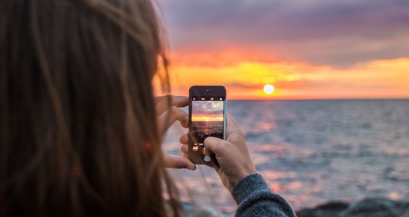 «МГНОВЕНИЕ, ОСТАНОВИСЬ, ПОСТОЙ!..»