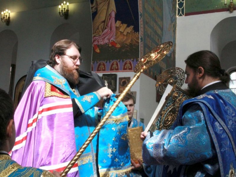 В день празднования в честь Донской иконы Божией Матери епископ Игнатий совершил Литургию в Покровском кафедральном соборе