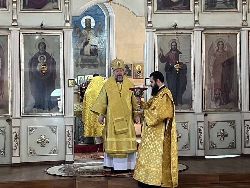 В день начала индикта Преосвященнейший епископ Симон совершил Божественную литургию в храме святителя Николая Чудотворца станицы Обливской   