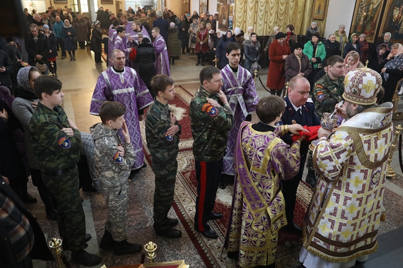 Общее великопостное говение атаманов и казаков состоялось в Покровском кафедральном соборе г. Шахты. Богослужение совершил епископ Шахтинский и Миллеровский Симон