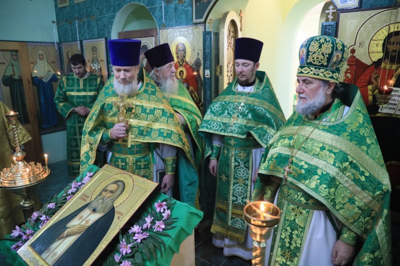 В день памяти преподобного Серафима Саровского приход в честь Сретения Господня ст. Базковской молитвенно отметил престольный праздник