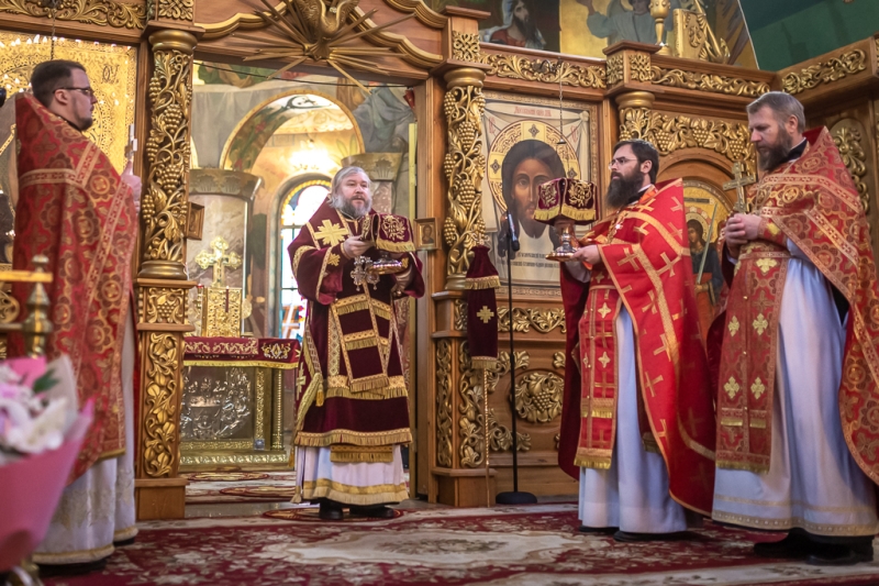В день памяти святой мученицы Татианы Преосвященнейший епископ Симон совершил богослужение в кафедральном соборе Шахтинской епархии
