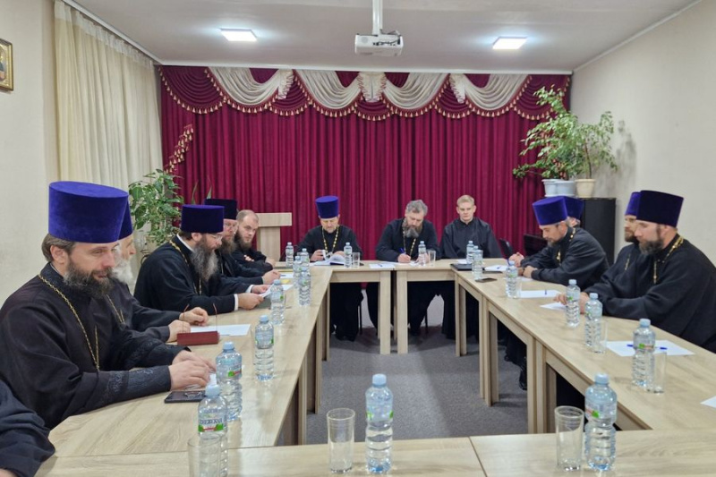 Собрание духовенства Александровск-Грушевского округа прошло в Духовно-просветительском центре при Покровском кафедральном соборе города Шахты