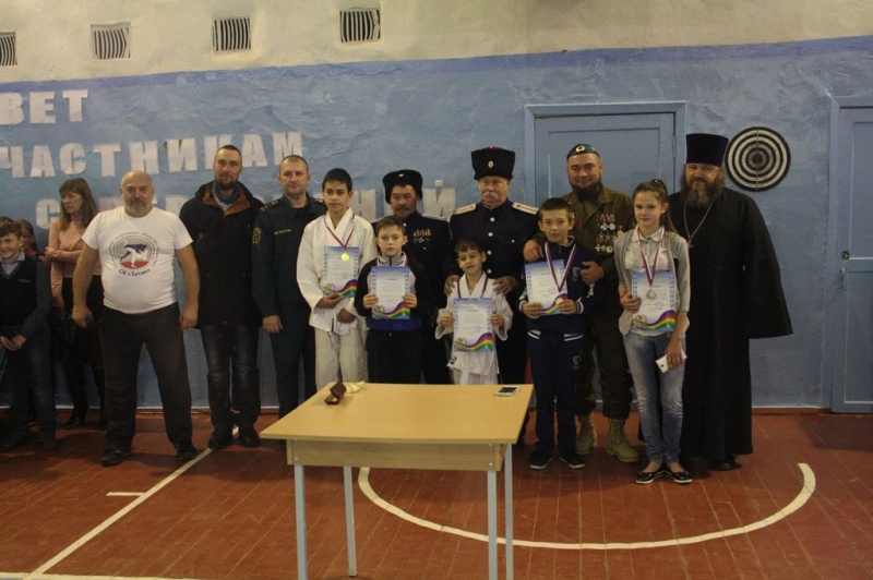 Протоиерей Игорь Колистратов напутствовал победителей спортивных соревнований