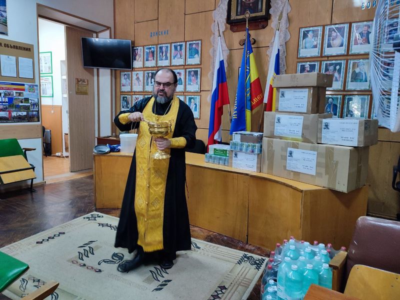 Покровский приход города Новошахтинска доставил полторы тонны гуманитарной помощи для бойцов казачьих частей, участвующих в СВО