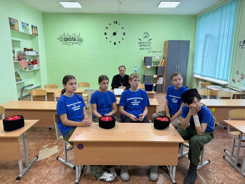 В Большекрепинской школе прошли межрайонные казачьи игры «Казачьи забавы»