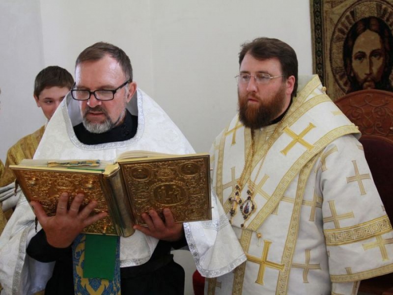 Правящий архиерей епископ Игнатий накануне праздника первоверховных апостолов Петра и Павла совершил всенощное бдение в Покровском кафедральном соборе г. Шахты