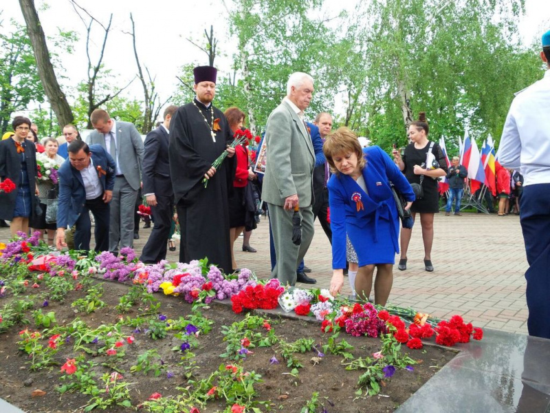 Протоиерей Рома Амплеев принял участие в митинге и шествии «Бессмертного полка»