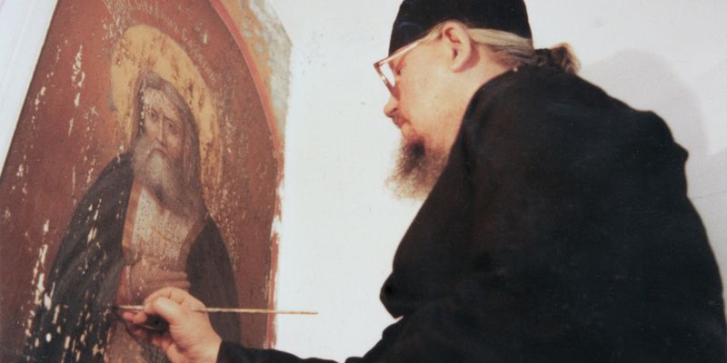 НАПИСАВШИЙ ЧУДОТВОРНЫЕ ИКОНЫ