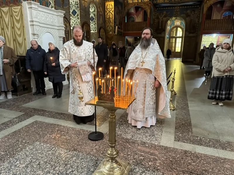 В годовщину трагедии – взрыва газа в многоквартирном доме в Шахтах - в Покровском кафедральном соборе совершена лития о погибших