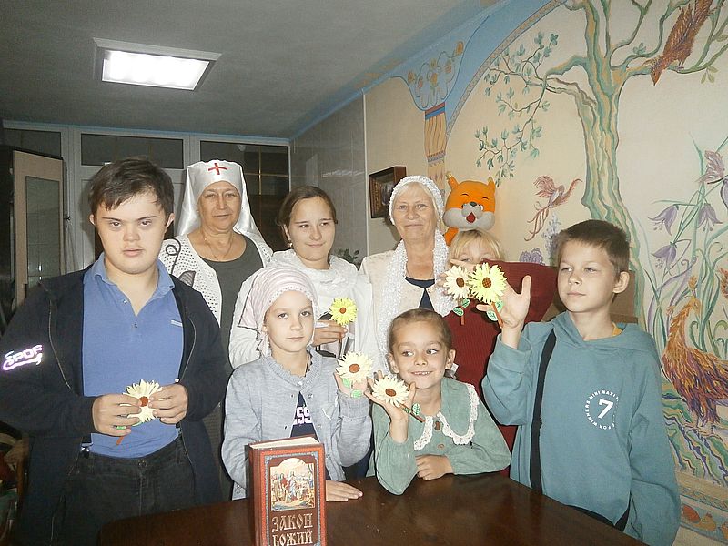 В воскресной школе «Держава» при храме Державной иконы Божией Матери прошло занятие, посвященное Воздвижению Честного и Животворящего Креста Господня