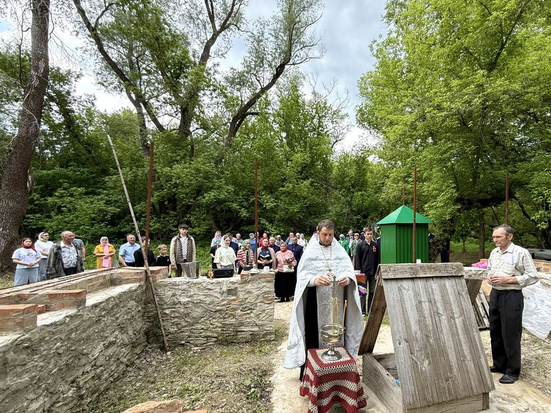 Молебен на источнике в хуторе Ильин Боковского района 