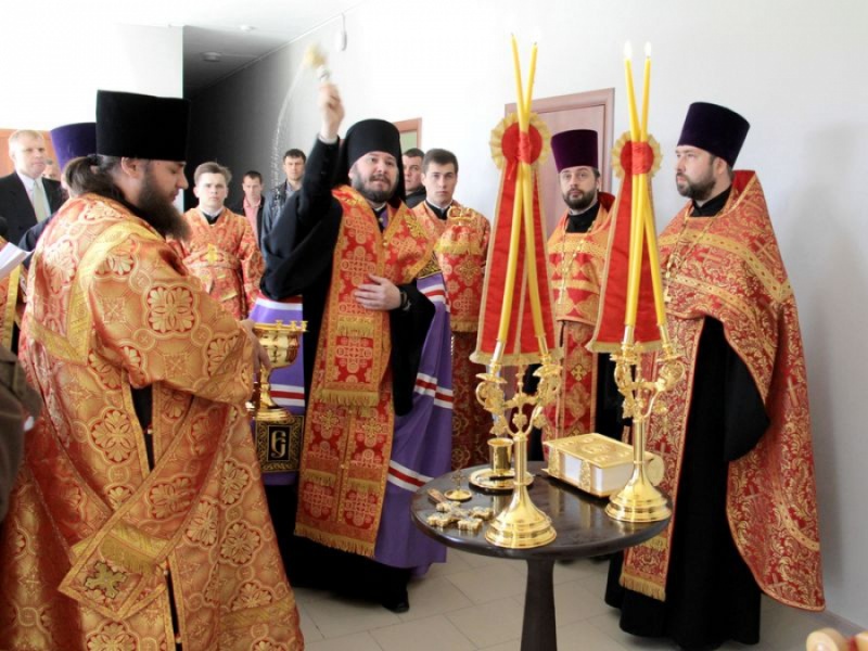 Епископ Шахтинский и Миллеровский Симон совершил чин освящения православного реабилитационного центра для наркозависимых в хуторе Маркин