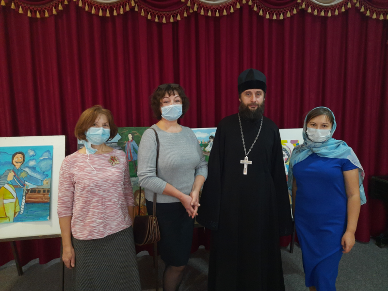 В Александровск-Грушевском благочинии состоялось подведение итогов муниципального этапа Международного конкурса детского творчества «Красота Божьего мира»: 350 лет со дня рождения Петра I»