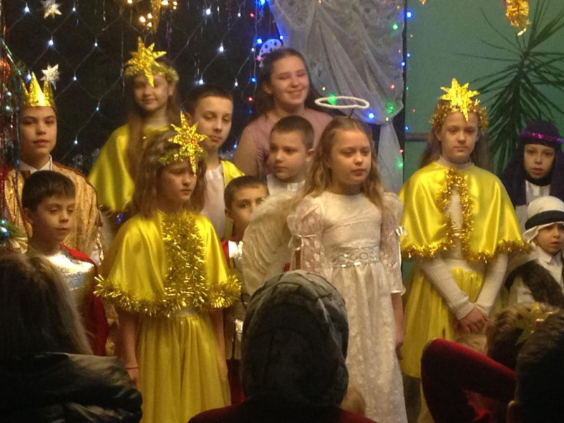 В храме святой Елисаветы г. Гуково состоялся детский утренник, посвященный Светлому Христову Рождеству 