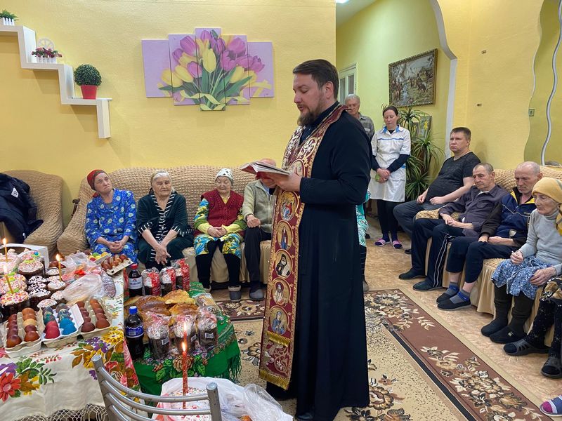 Забота о престарелых жителях города Донецка