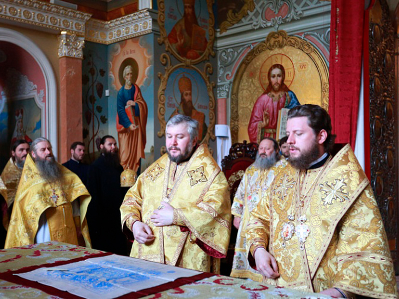 Епископ Шахтинский и Миллеровский Симон сослужил за Божественной литургией Предстоятелю Украинской Православной Церкви Блаженнейшему Митрополиту Киевскому и всея Украины Онуфрию в Великой церкви Свято-Успенской Киево-Печерской Лавры