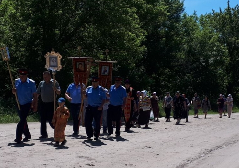 В праздник Преполовения Пятидесятницы в ст. Боковской состоялся крестный ход