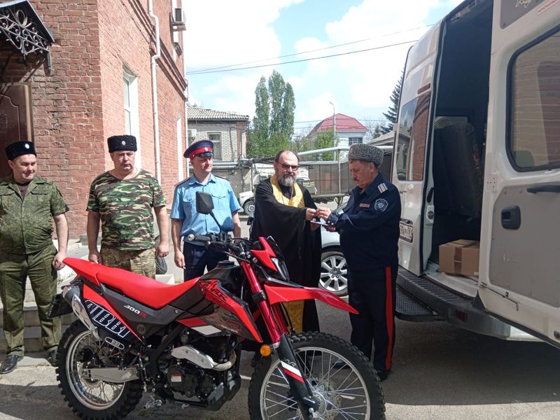 Покровский приход города Новошахтинска приобрёл для бойцов казачьего штурмового отряда "Шторм" кроссовый мотоцикл